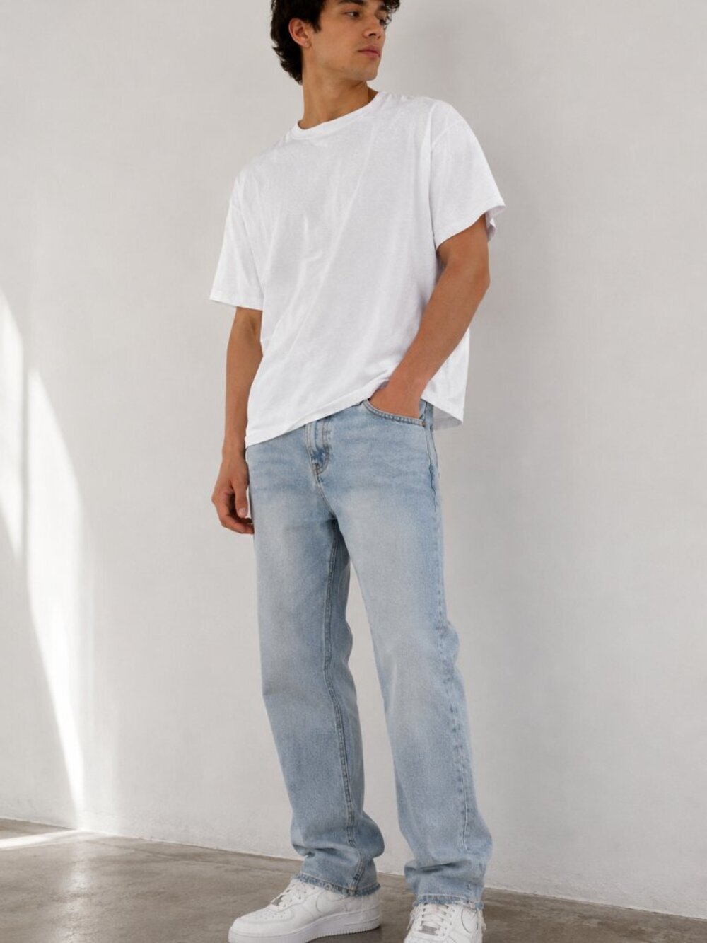 MNML Light Wash Jeans Men’s 34 Straight Leg Raw Hem Y2K Streetwear Denim